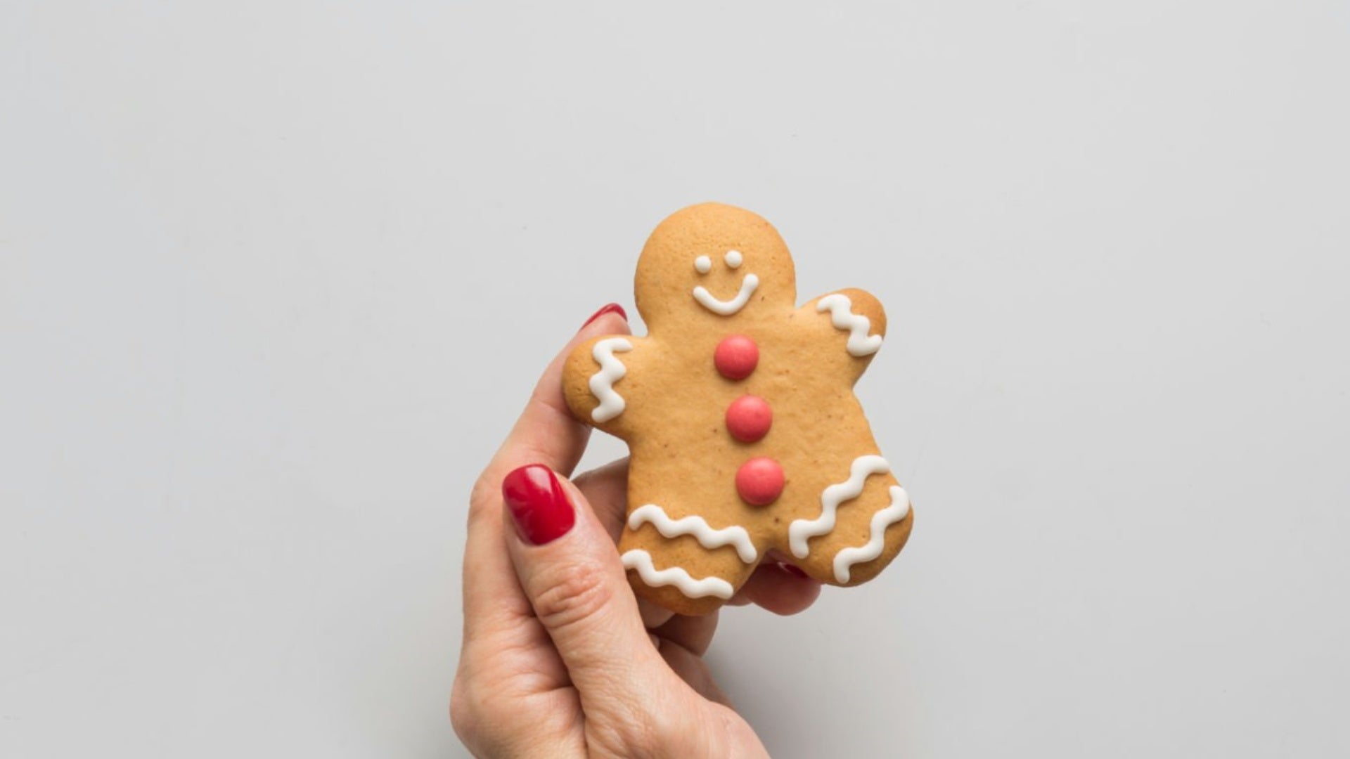 Gingerbread Nails: New Trend for Christmas Nails