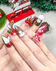 Yuletide Fun Press on Nails